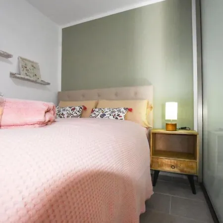 Book Jet - Casa Adam & Wifi Apartment *